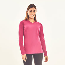 Załaduj obraz do przeglądarki galerii, Model Front: Uv Line T-Shirt Longsleeve Sport Fit Fuchsia Upf50+