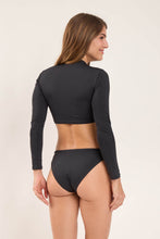 Załaduj obraz do przeglądarki galerii, Model Back: Wednesday In Hawaii By Rio De Sol Haut Top Lava Reef