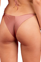 Załaduj obraz do przeglądarki galerii, Image 07: Rio De Sol Bas Bottom Shimmer-Copper Cheeky-Tie
