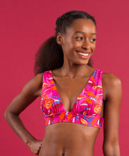 Załaduj obraz do przeglądarki galerii, Image 11: Rio De Sol Haut Top Flavors Halter-Marina
