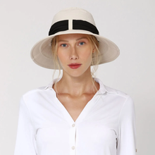 Załaduj obraz do przeglądarki galerii, Model Front: Uv Line Chapeau Souple/Capeline Hat Paris Ville L Fem Sand Upf50+
