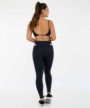 Załaduj obraz do przeglądarki galerii, Model Back: Alto Giro Fitness Bas Legging Hyper Detalhe Cos Preto
