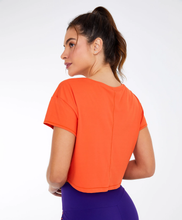 Załaduj obraz do przeglądarki galerii, T-Shirt Cropped Skin Fit Gym Laranja Pitanga
