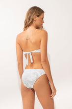 Załaduj obraz do przeglądarki galerii, Model Back: Rio De Sol Haut Top Linea-White Dora
