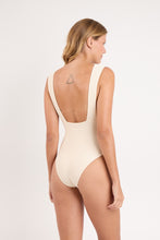 Załaduj obraz do przeglądarki galerii, Model Back: Rio De Sol Une Pièce Touch-Natural Anne
