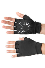 Załaduj obraz do przeglądarki galerii, Model Front: Uv Line Gants Short Gloves Uni Black Upf50+
