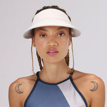 Załaduj obraz do przeglądarki galerii, Model Front: Uv Line Visière Visor Leblon Areia Upf50+
