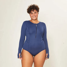 Załaduj obraz do przeglądarki galerii, Image 06: Uv Line Une Pièce Swimsuit Macae Navy Blue Upf50+
