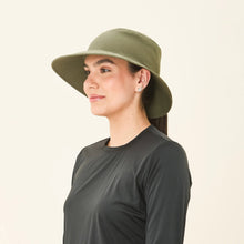 Załaduj obraz do przeglądarki galerii, Image 02: Uv Line Bob Hat California Nac Fem Green Militar Upf50+
