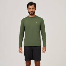 Załaduj obraz do przeglądarki galerii, Model Front: Uv Line T-Shirt Longsleeve Uvpro Green Militar Upf50+
