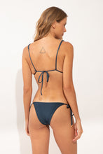 Załaduj obraz do przeglądarki galerii, Model Back: Rio De Sol Ensemble Set Shimmer-Shark Lia-Noa Lacinho
