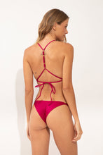 Załaduj obraz do przeglądarki galerii, Model Back: Rio De Sol Ensemble Set Shimmer-Desejo Tri-Fixo-Noa Cheeky-Noa
