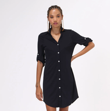Załaduj obraz do przeglądarki galerii, Model Front: Uv Line Chemise Shirtdress Copenhagen Fem Black Upf50+
