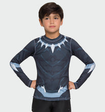 Załaduj obraz do przeglądarki galerii, Model Front: Uv Line T-Shirt Acqua Pantera Negra V20 Ml Inf Estampa
