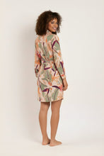 Załaduj obraz do przeglądarki galerii, Model Back: Rio De Sol Chemise Oasis Chemise

