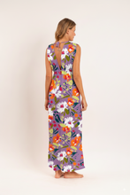 Załaduj obraz do przeglądarki galerii, Model Back: Rio De Sol Vêtement De Plage Garden-Flower Long Dress Soleil
