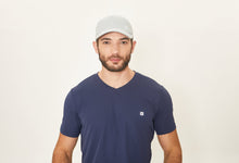 Załaduj obraz do przeglądarki galerii, Model Front: Uv Line Casquette Cap Uv Pro Masc Grey Upf50+

