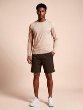 Załaduj obraz do przeglądarki galerii, Model Front: Uv Line T-Shirt Pour Homme T-Shirt New Fit Masc Sand Upf50+
