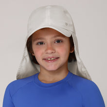 Załaduj obraz do przeglądarki galerii, Model Front: Uv Line Casquette Cap Legionario Teens Sand Upf50+
