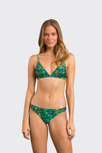 Załaduj obraz do przeglądarki galerii, Model Front: Rio De Sol Ensemble Set Wilds Tri-Fixo Essential-Comfy
