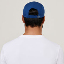 Załaduj obraz do przeglądarki galerii, Model Back: Uv Line Casquette Cap Athletic Dry 2021 Masc Nav Yblue Upf50+
