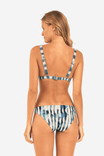 Załaduj obraz do przeglądarki galerii, Model Back: Rio De Sol Bas Bottom Azule Essential-Comfy
