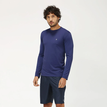 Załaduj obraz do przeglądarki galerii, Model Front: Uv Line T-Shirt Longsleeve Uvpro Marinho
