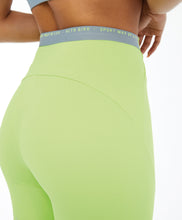 Załaduj obraz do przeglądarki galerii, Image 05: Alto Giro Fitness Bas Bermuda Hyper Elastico Costas Verde Sharp
