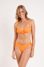 Załaduj obraz do przeglądarki galerii, Model Front: Rio De Sol Ensemble Set Bio-Laranjada Corine Lola
