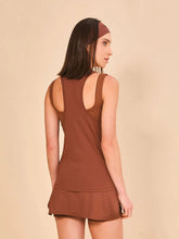 Załaduj obraz do przeglądarki galerii, Model Back: Uv Line Fitness Haut Regata Sport Color Fem Marrom Upf50+
