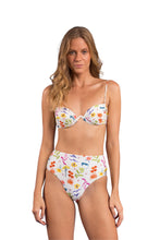 Załaduj obraz do przeglądarki galerii, Model Front: Rio De Sol Bas Bottom Countryside Hotpants
