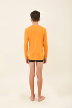 Załaduj obraz do przeglądarki galerii, Model Back: Uv Line T-Shirt Longsleeve Uvpro Kids Orange Upf50+
