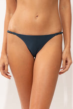 Załaduj obraz do przeglądarki galerii, Gallery: Rio De Sol Bas Bottom Shimmer-Shark Cheeky-Noa
