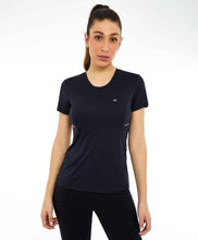 Załaduj obraz do przeglądarki galerii, Model Front: Alto Giro Fitness Haut T-Shirt Skin Fit Recortes Com Refletivos Preto
