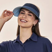 Załaduj obraz do przeglądarki galerii, Model Front: Uv Line Visière Visor Bali Fem Navy Light Blue Upf50+
