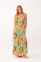 Załaduj obraz do przeglądarki galerii, Model Front: Rio De Sol Vêtement De Plage Tropical Long Dress Chiara
