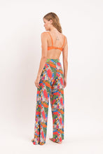 Załaduj obraz do przeglądarki galerii, Model Back: Rio De Sol Pantalon De Plage Jungle Wide Pants
