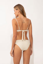 Załaduj obraz do przeglądarki galerii, Model Back: Rio De Sol Bas Bottom Brisa-Offwhite Essential-Comfy
