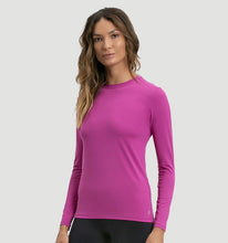 Załaduj obraz do przeglądarki galerii, Model Front: Uv Line T-Shirt Longsleeve Uvpro Fem Pink Upf50+
