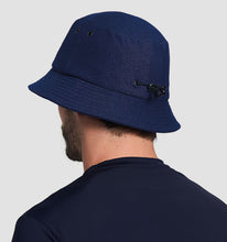 Załaduj obraz do przeglądarki galerii, Model Back: Uv Line Bob Hat Toronto Colors Masc Navy Blue Upf50+
