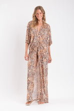 Załaduj obraz do przeglądarki galerii, Model Front: Rio De Sol Vêtement De Plage Leopard Long Dress
