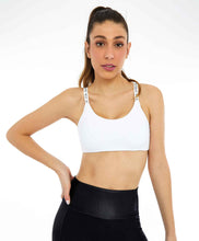 Załaduj obraz do przeglądarki galerii, Model Front: Alto Giro Fitness Haut Top Bodytex Alcas Personalizadas Branco
