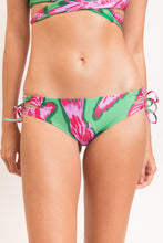 Załaduj obraz do przeglądarki galerii, Gallery: Rio De Sol Bas Bottom Parrots Madrid
