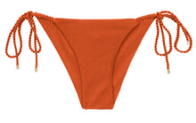 Załaduj obraz do przeglądarki galerii, Product Front: Rio De Sol Bas Bottom Paprica Cheeky-Rope
