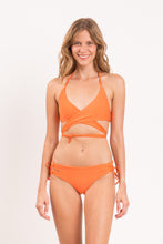 Załaduj obraz do przeglądarki galerii, Model Front: Rio De Sol Haut Top Dende Kate
