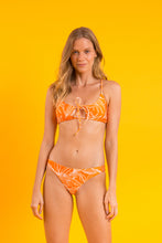 Załaduj obraz do przeglądarki galerii, Image 11: Rio De Sol Ensemble Set Trail-Orange Tank-Tie Essential-Comfy
