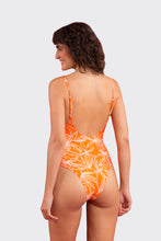 Załaduj obraz do przeglądarki galerii, Model Back: Rio De Sol Une Pièce Trail-Orange Hype
