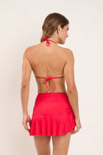 Załaduj obraz do przeglądarki galerii, Model Back: Rio De Sol Jupe De Page Mini Skirt Rouge
