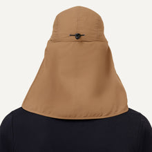 Załaduj obraz do przeglądarki galerii, Model Back: Uv Line Chapeau Legionnaire Cap Leg Atacama 2021 Masc Kaki Upf50+
