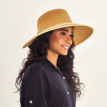 Załaduj obraz do przeglądarki galerii, Image 04: Uv Line Chapeau Souple/Capeline Hat Santorini Imp Fem Wheat Upf50+
